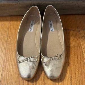 Gold metallic Steve Madden ballet flats 8.5
